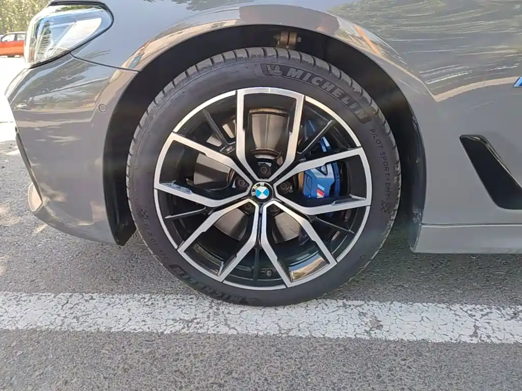 BMW 5 Series (Import) — миниатюра 23