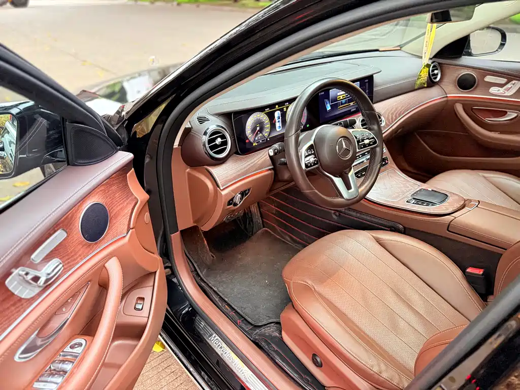 MERCEDES-BENZ E CLASS