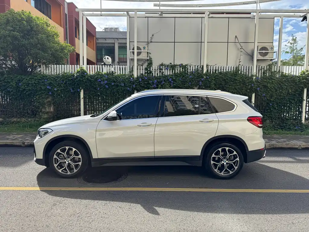 BMW X1 2022 sDrive25Li Lead