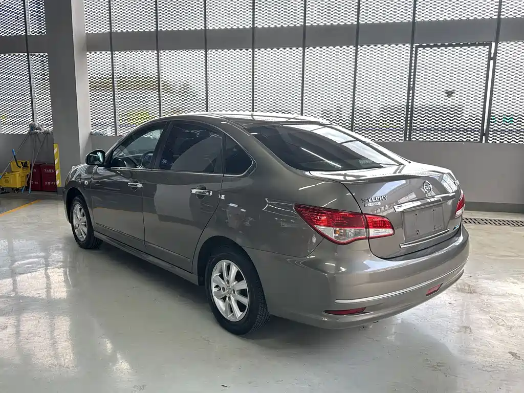 Nissan Sylphy — миниатюра 6