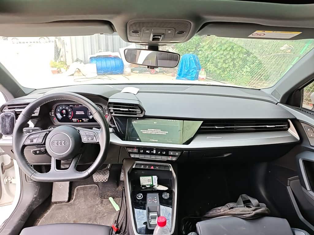 Audi A3 1.4 л 2023 г. Белый, пробег 28400 км