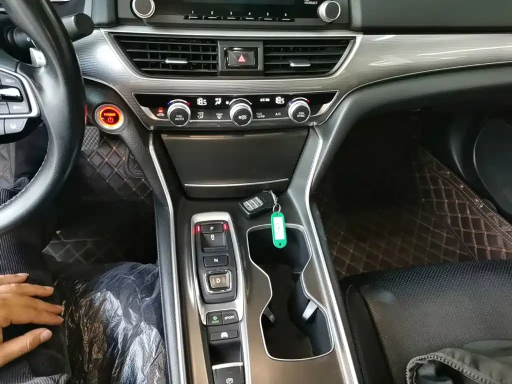 Honda Accord — миниатюра 14