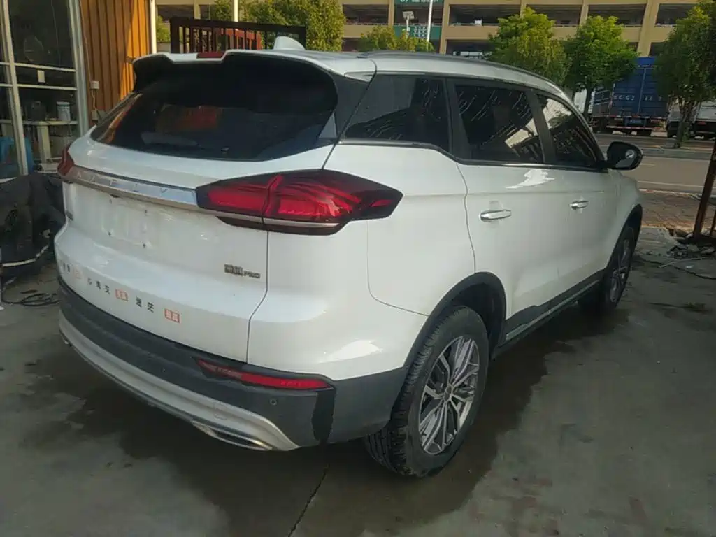 Geely Boyue — миниатюра 7