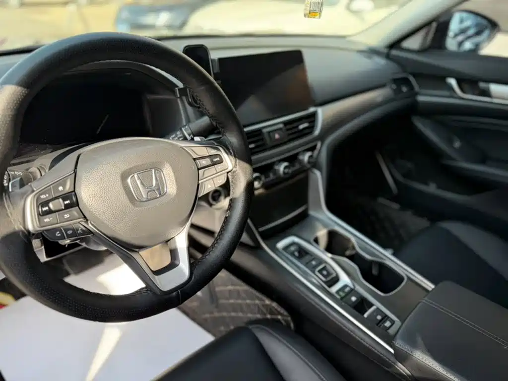 Honda Accord — миниатюра 12