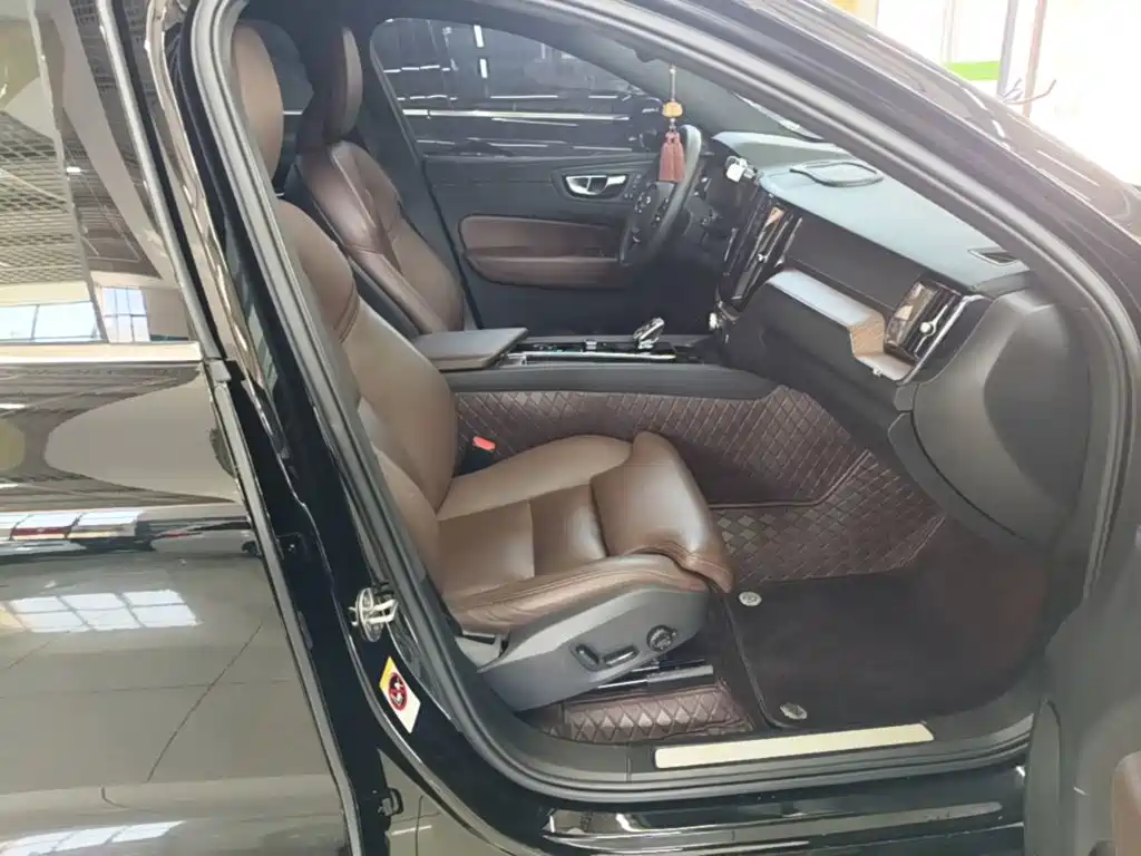 Volvo XC60 — миниатюра 25