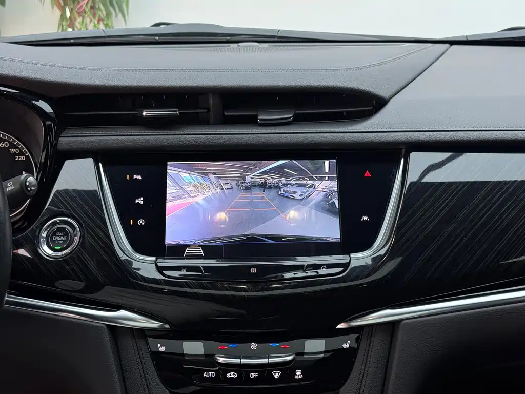 Cadillac XT6 — миниатюра 11