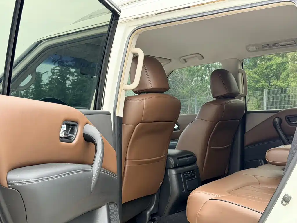 Nissan Patrol — миниатюра 5