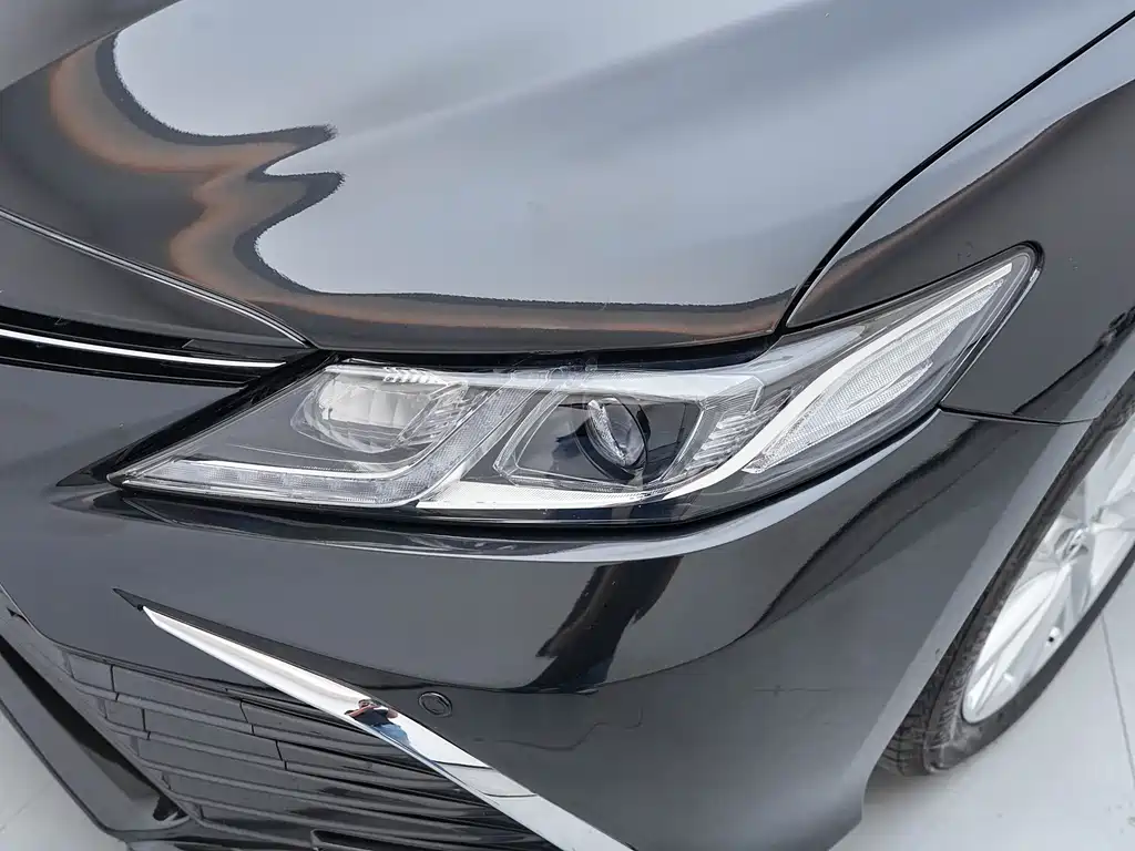 Toyota Camry — миниатюра 17