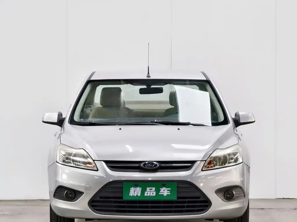Ford Focus 2013 1.8L MT