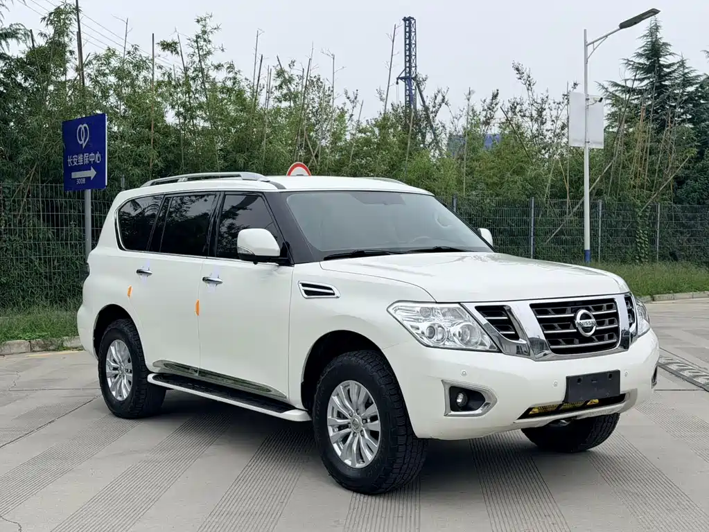 Nissan Patrol — миниатюра 9
