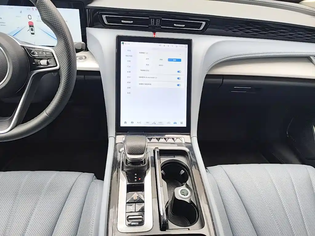 Hongqi Hongqi H5 PHEV — миниатюра 13