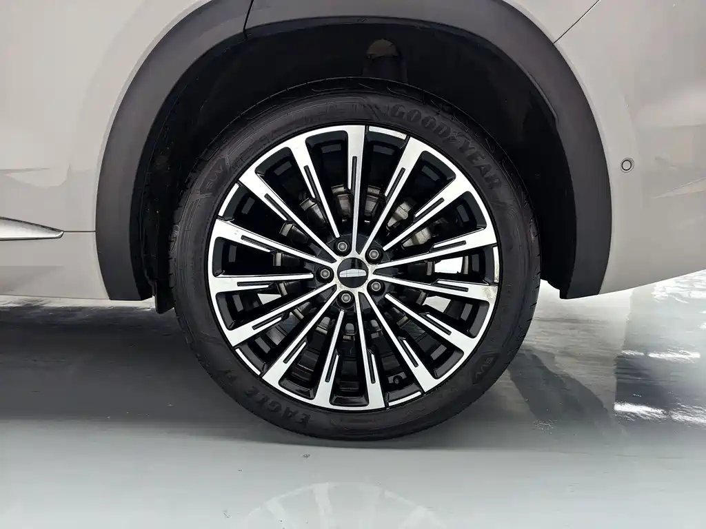 Geely Xingyue L — миниатюра 11