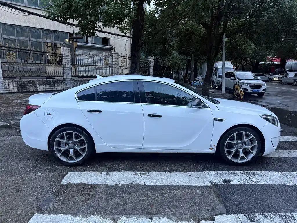 Buick Regal — миниатюра 8