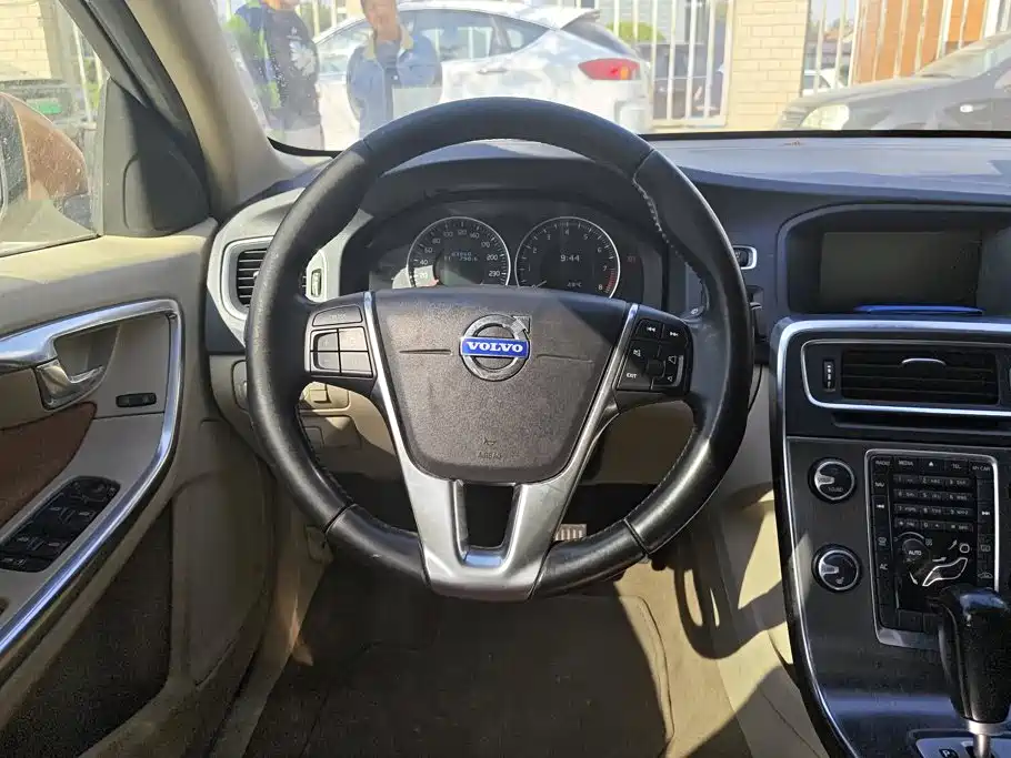 Volvo S60 (Import) — миниатюра 15