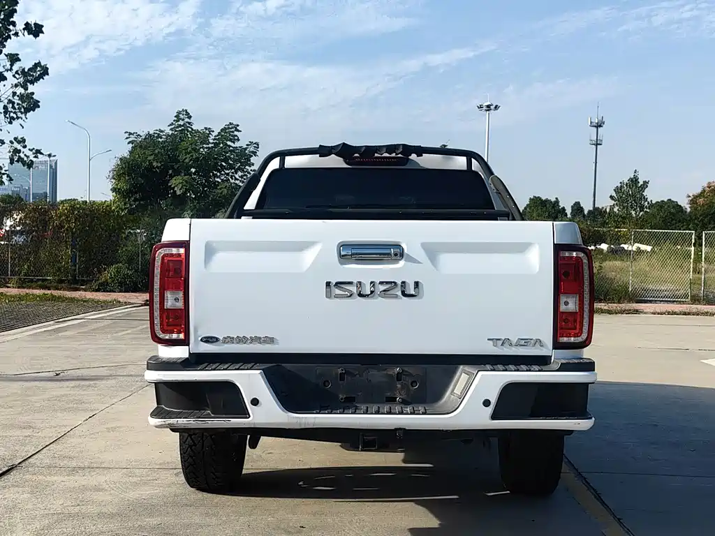 Isuzu TAGA Daga H — миниатюра 5