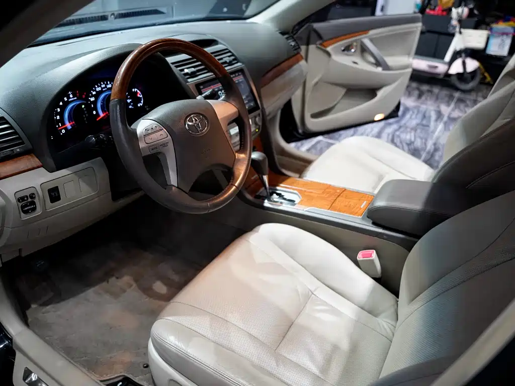 Toyota Camry — миниатюра 9