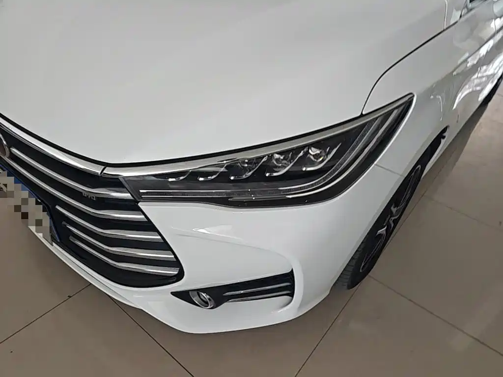 BYD MAX — миниатюра 24