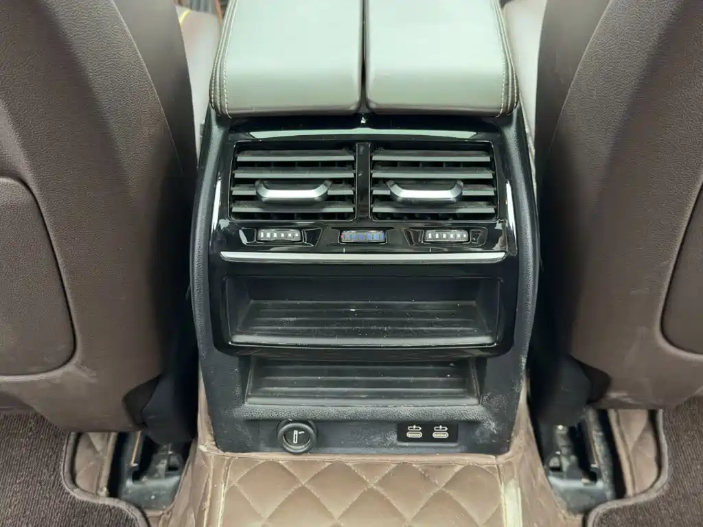 BMW 5 Series — миниатюра 15