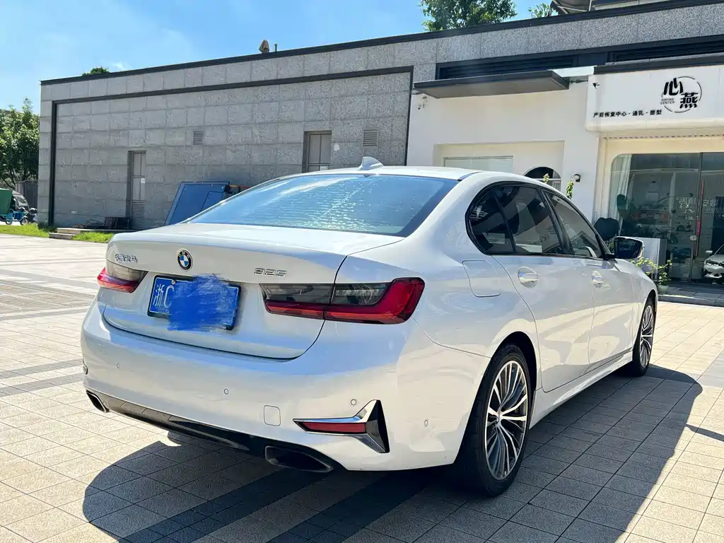 BMW 3 Series — миниатюра 12