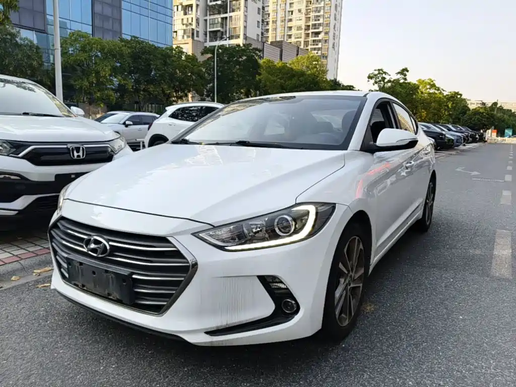 Hyundai Elantra — миниатюра 2