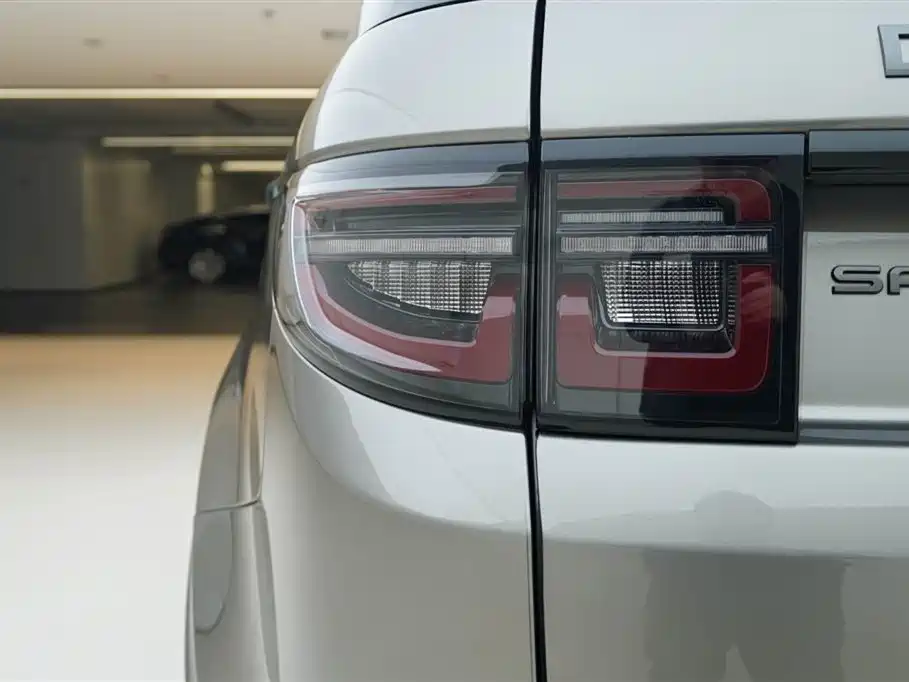 LAND ROVER DISCOVER SPORTS