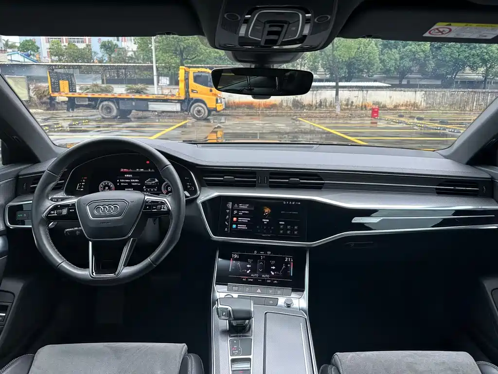 Audi A6L 2021 40 TFSI Luxury