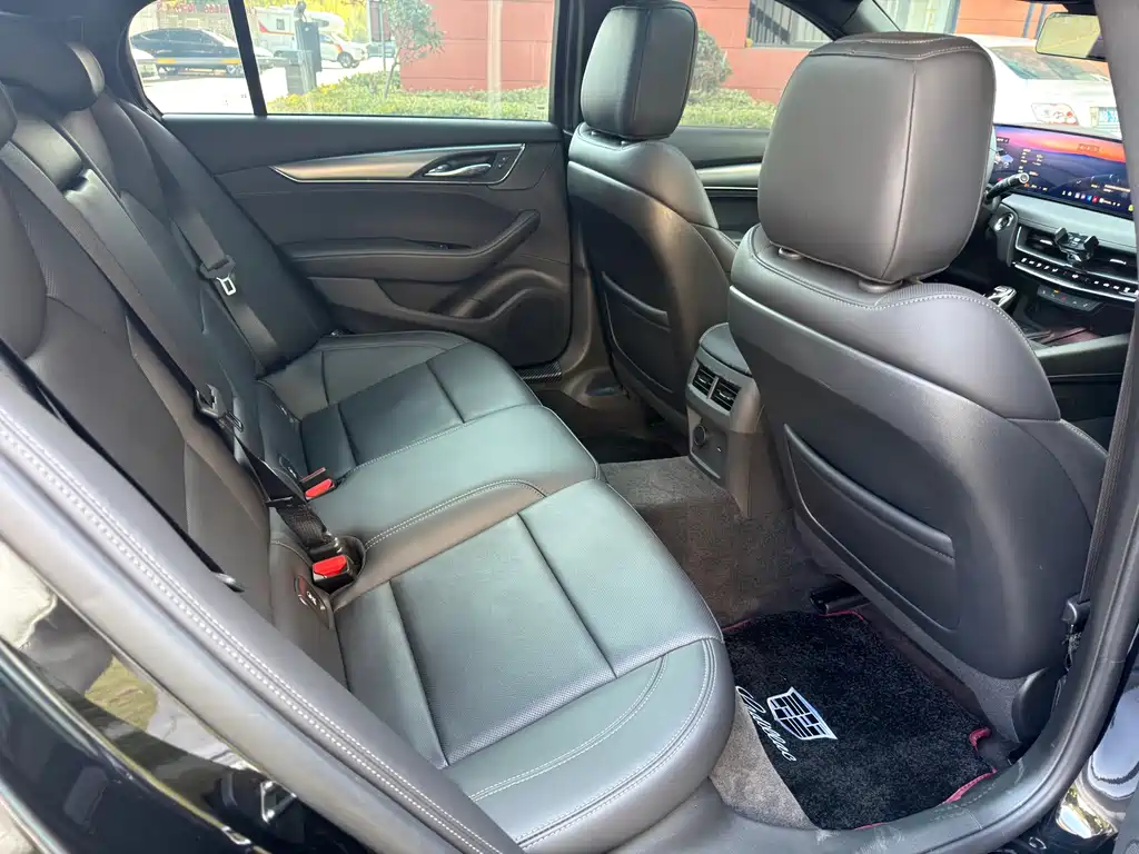Cadillac CT5 — миниатюра 13
