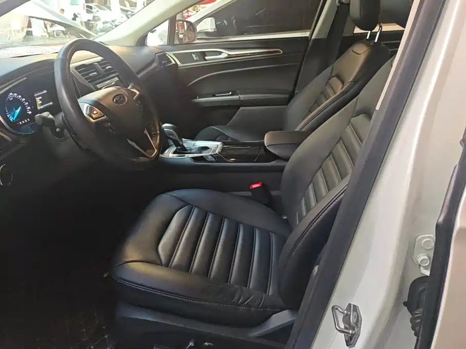 Ford Mondeo — миниатюра 9