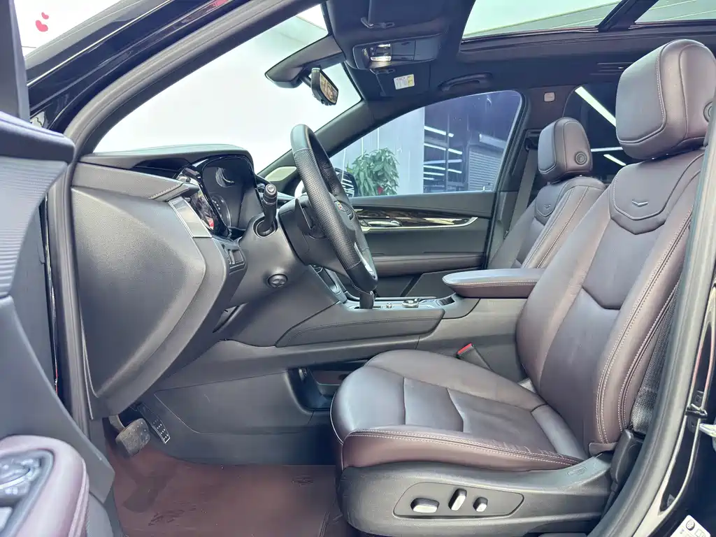 Cadillac XT6 — миниатюра 5