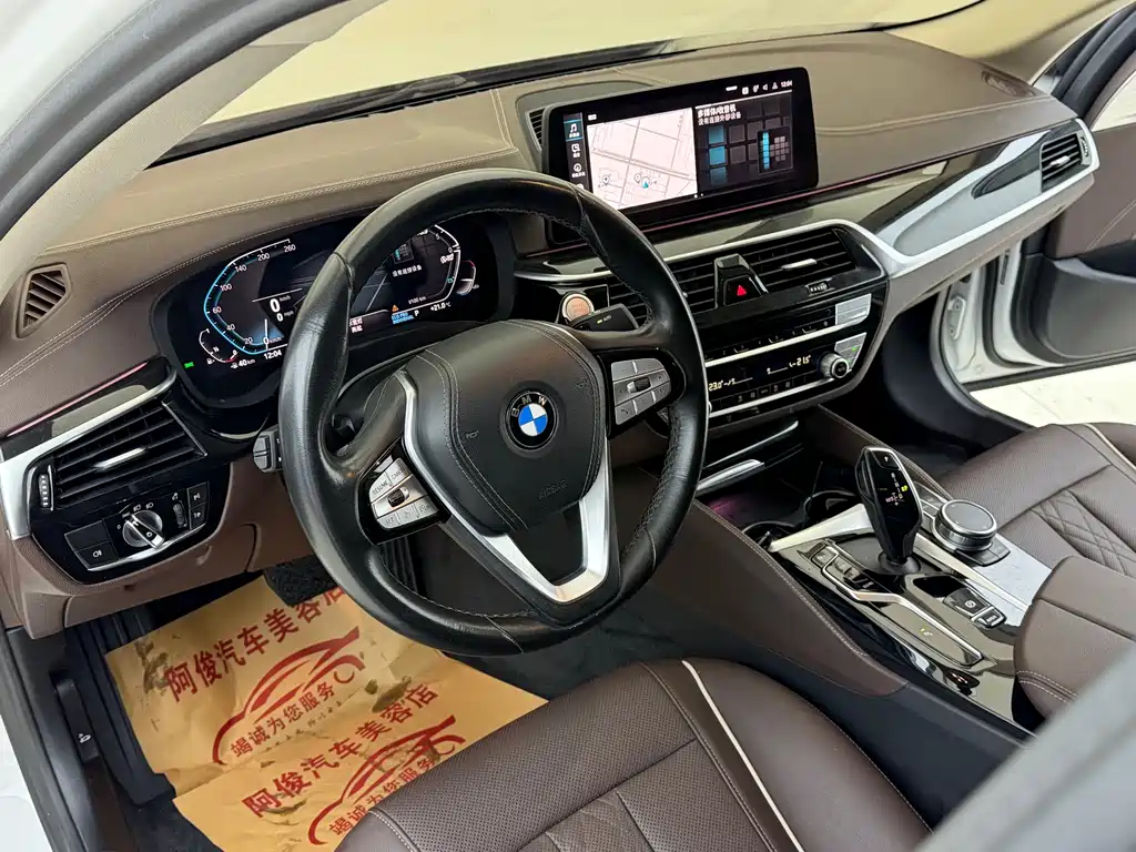 BMW 5 Series — миниатюра 15