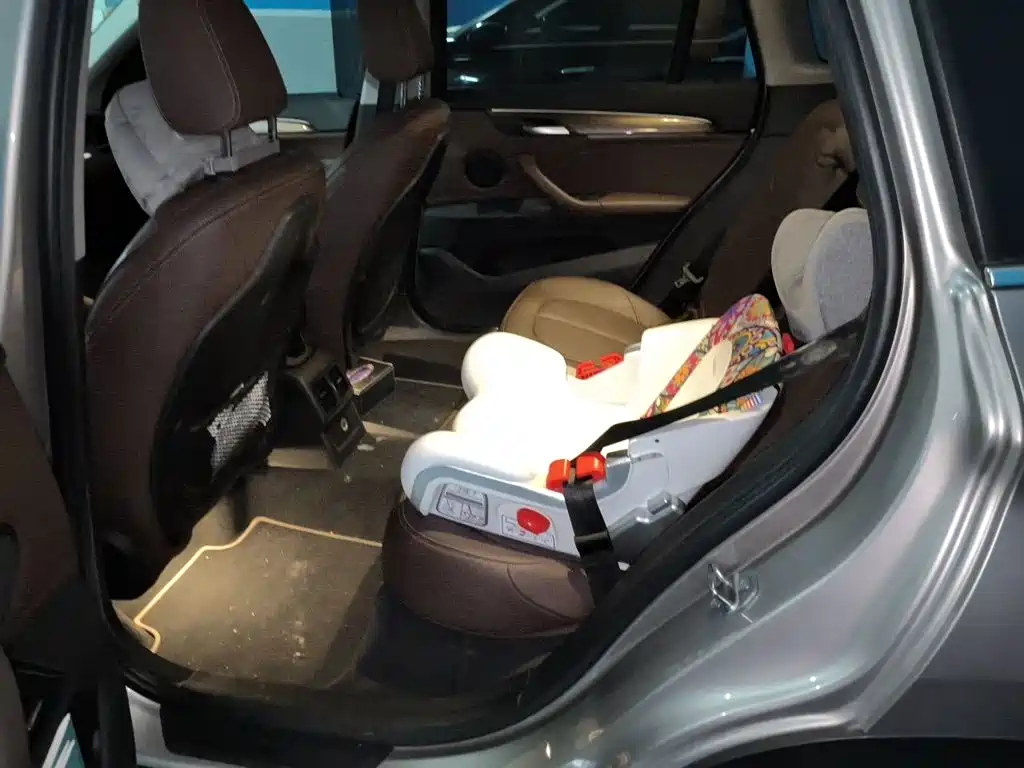 BMW X1 — миниатюра 13