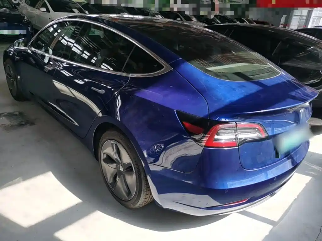 Tesla Model 3 — миниатюра 5