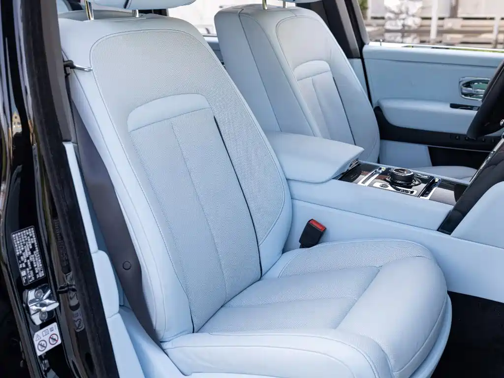 Rolls-Royce Cullinan — миниатюра 21