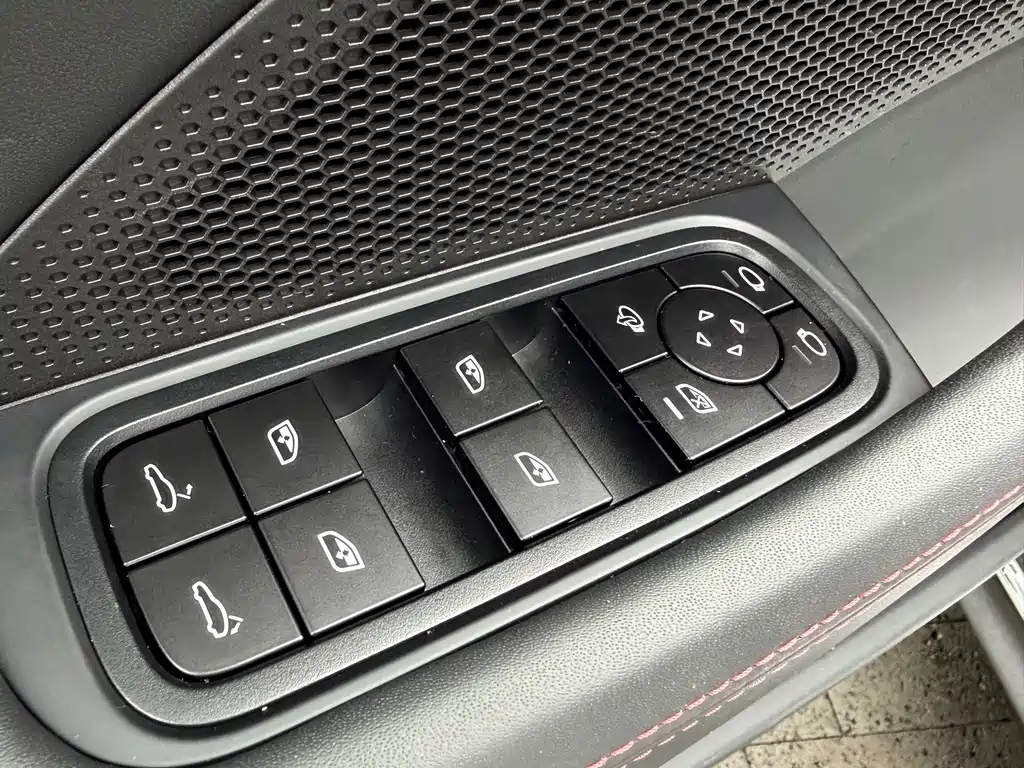 Porsche Panamera — миниатюра 10