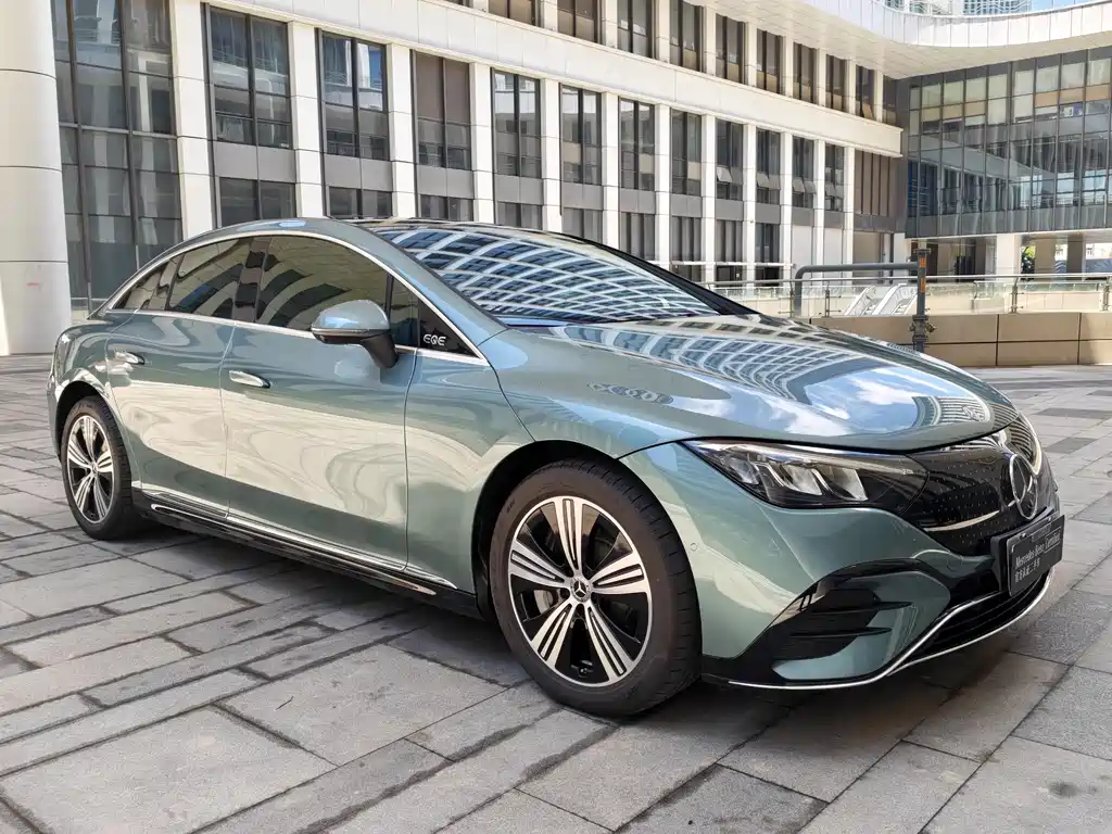 Mercedes-Benz EQE 2026 500 4MATIC