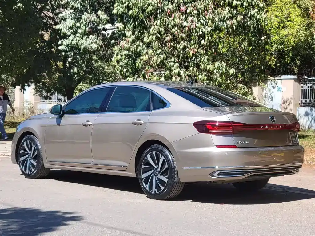 Volkswagen Passat — миниатюра 7