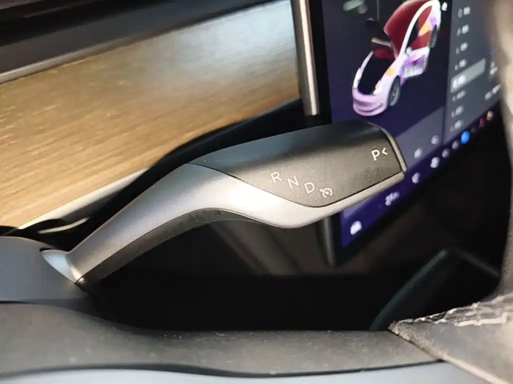 Tesla Model 3 — миниатюра 14