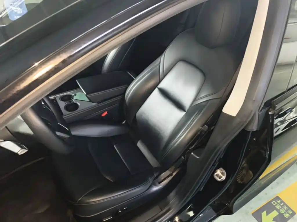 Tesla Model 3 — миниатюра 15