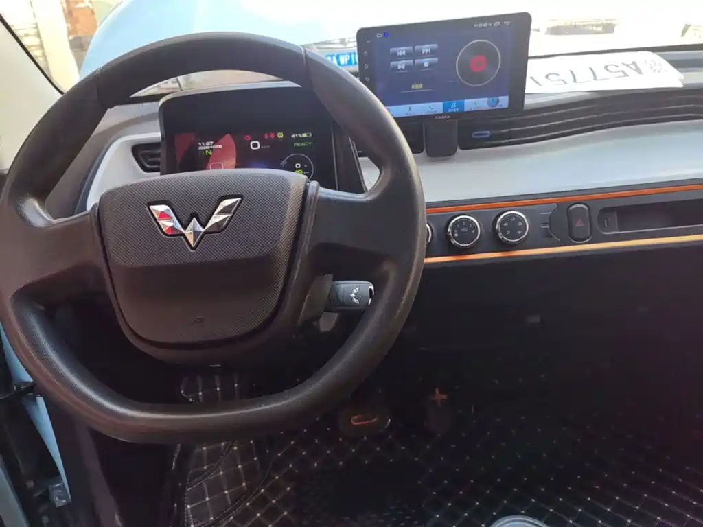 Wuling MINIEV — миниатюра 10
