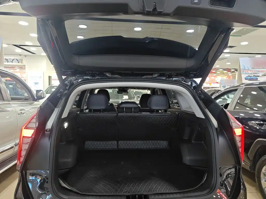 Geely Boyue L — миниатюра 16