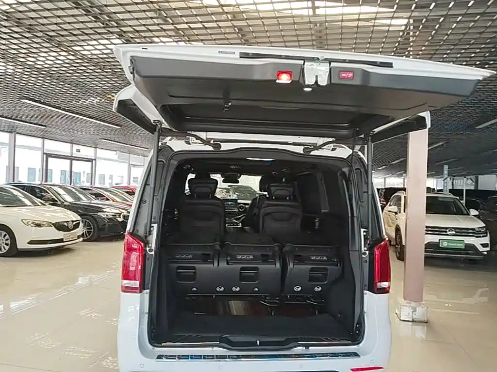 Mercedes-Benz V-Class — миниатюра 19