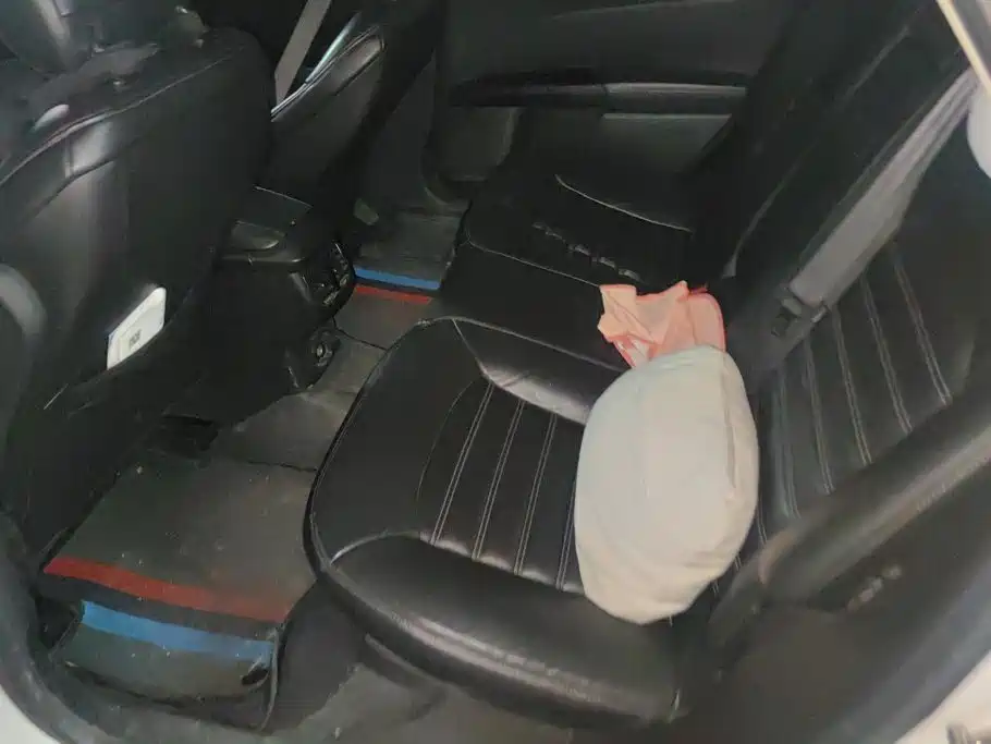 Ford Mondeo — миниатюра 11