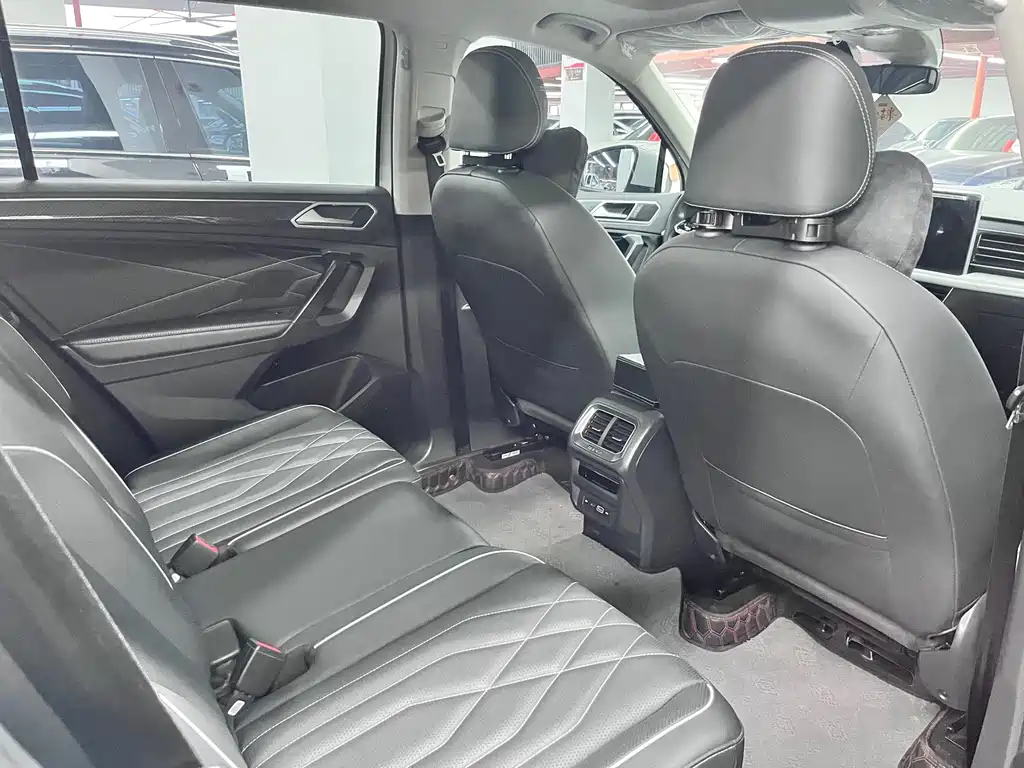 Volkswagen Tiguan L — миниатюра 9