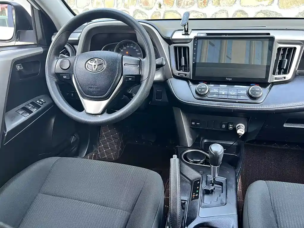 Toyota RAV4 — миниатюра 11