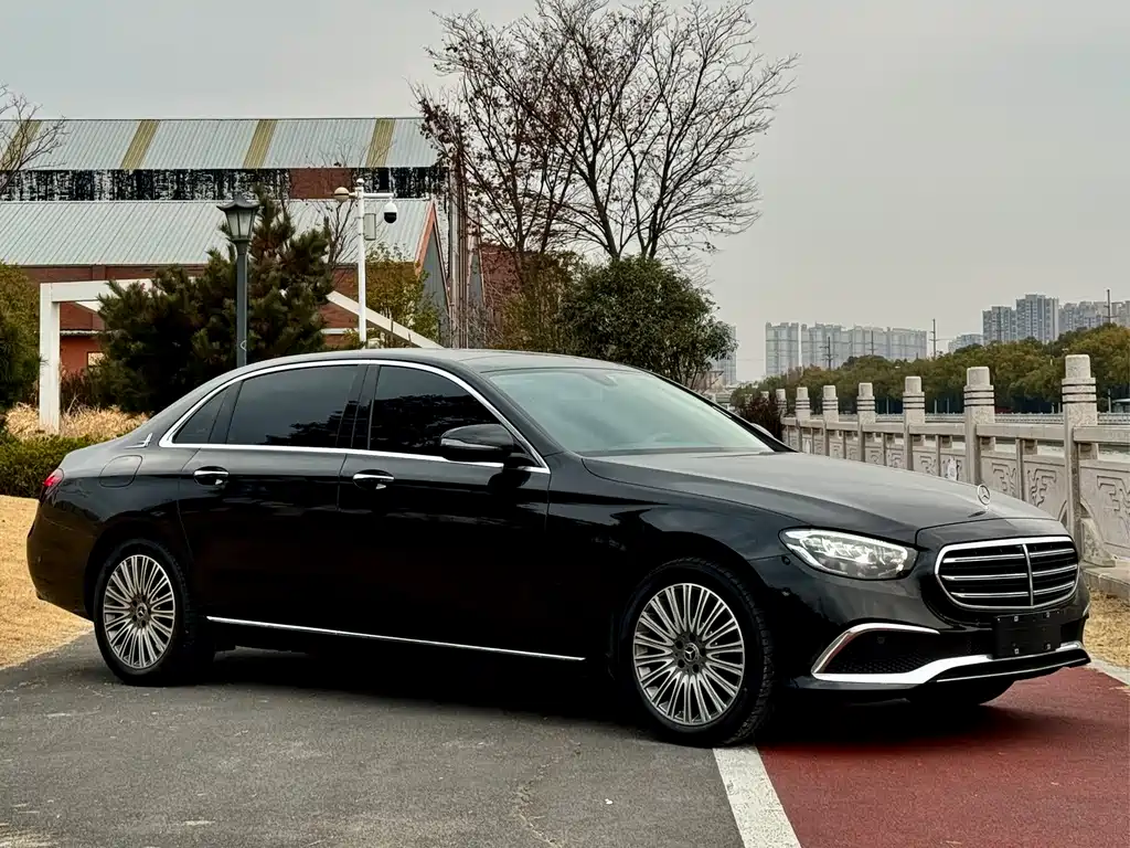 Mercedes-Benz E-Class 2023