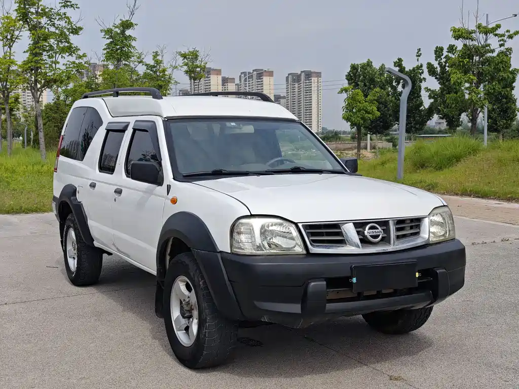 Nissan ZN 2012 2.4L 7 мест