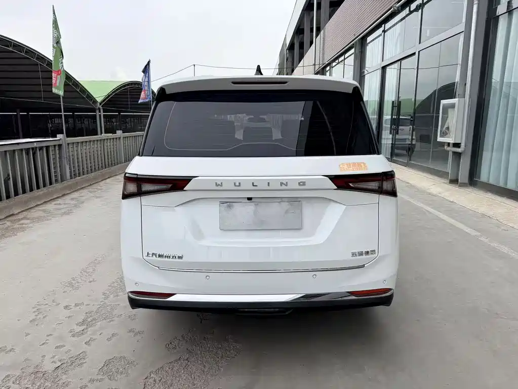 Wuling Jiachen — миниатюра 5