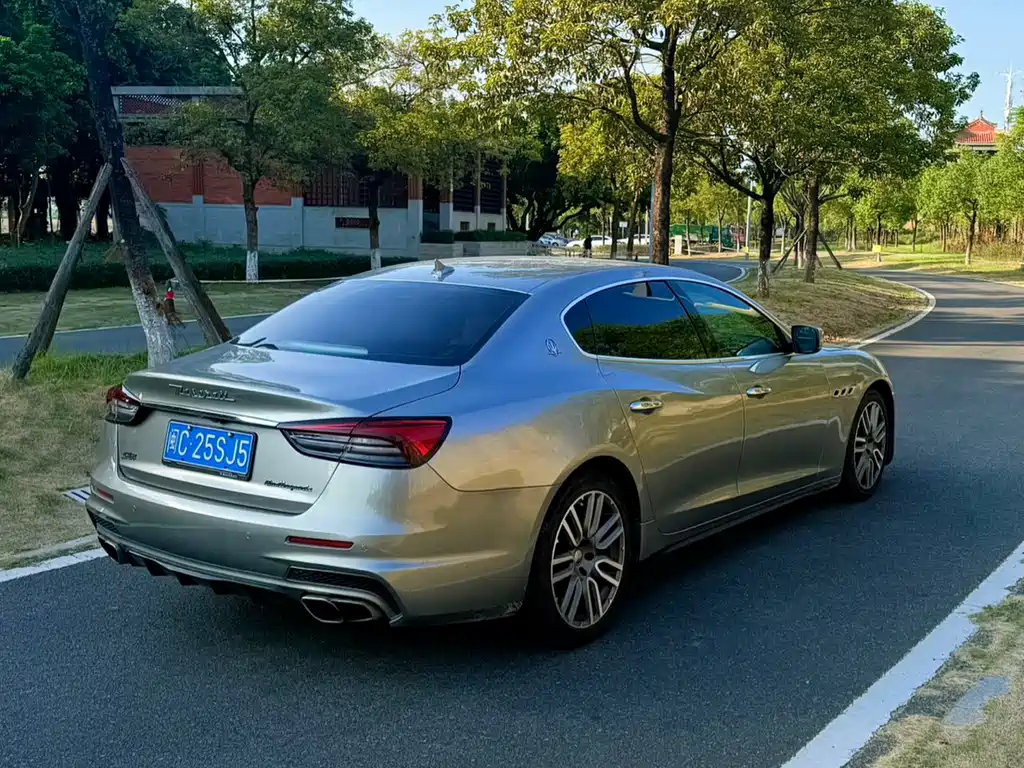 Maserati Quattroporte — миниатюра 15