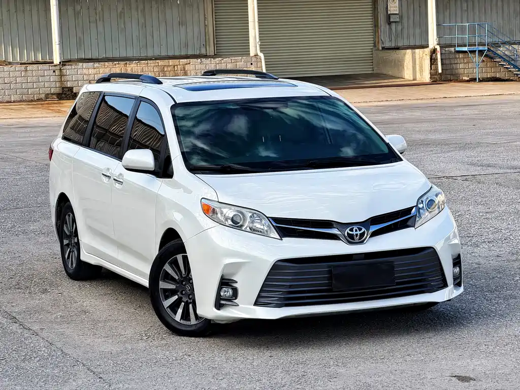 Toyota Sienna — миниатюра 5