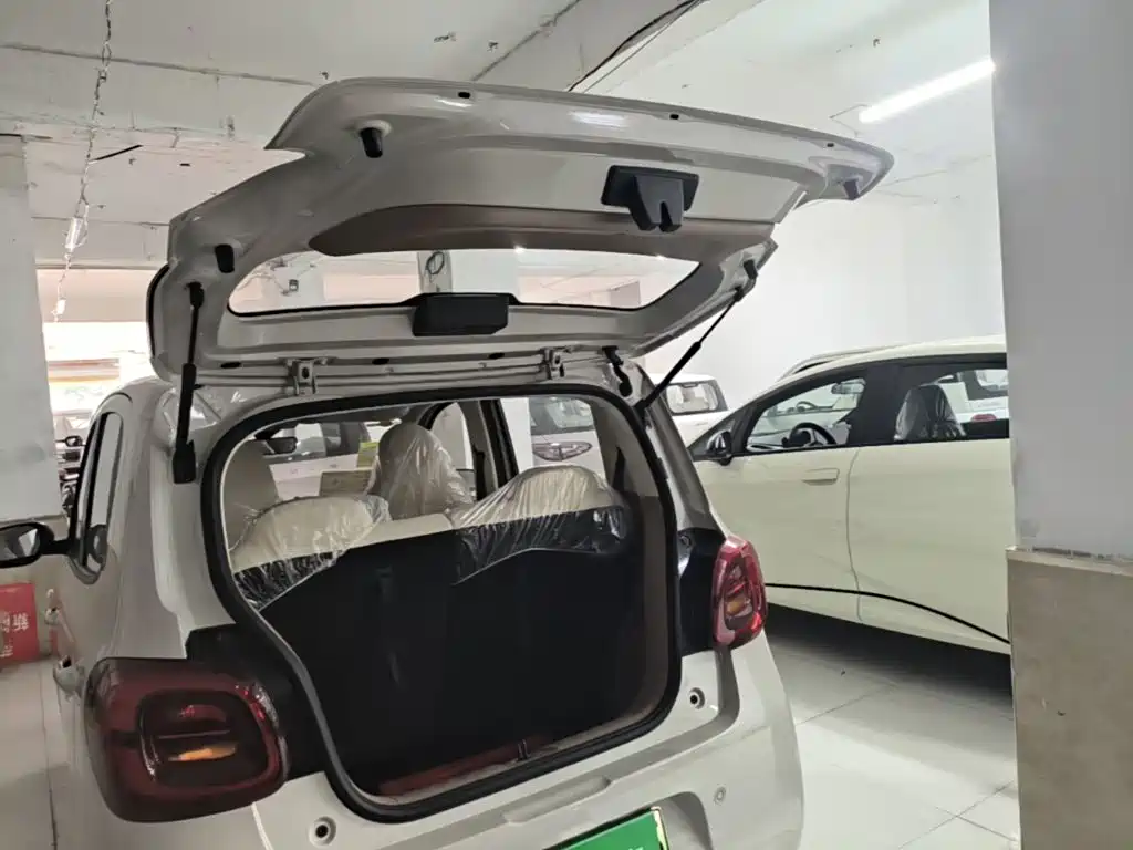 Wuling MINIEV — миниатюра 19